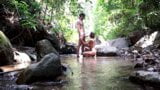 热辣的情侣在丛林里做爱 - 户外性爱 snapshot 10
