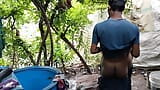 Kami mempunyai bilik air treehouse di tengah-tengah pokok dan kami berkongkek di sana sendirian hutan saya yang terdekat- Filem Gay dalam hindi snapshot 13