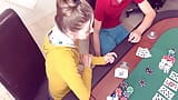 Strip Poker berakhir Dengan Persetan Kasar snapshot 2