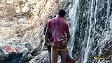 Joven twink follada en cascada pública, corrida bareback Jay Pajes Juven snapshot 6