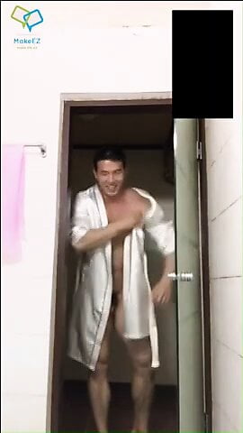 Korean Bodubuilder Masturbation