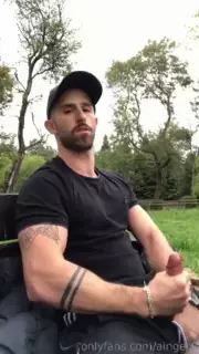 Successful Wanking on the Park Bench: Gay Public Porn feat. Sunny ...