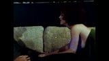 Lily Rodgers สีแดงสุดฮอตและพร้อม 1980 (aka crystal kaye), mike snapshot 5