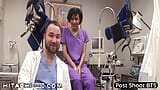 La patiente Jackie Banes obtient des orgasmes avec une baguette magique avec un Hitachi pendant un examen médical à hitachihoescom snapshot 11
