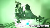 Charley Chase e peituda Alia Janine fodem snapshot 7