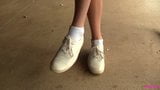 Chasity animadora en zapatillas Keds y calcetines blancos snapshot 1