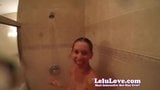 Lelu love-lavando el cabello en la ducha snapshot 10