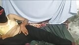 Lahori Khobsorat sexy garam larki Apnay mummy Dekha rai aoo Choos loo snapshot 13