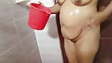 Bengaals mooi meisje onder de douche - duidelijke video. snapshot 12