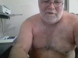 Beefy Bull Plays on Webcam snapshot 3