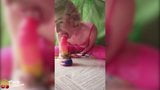 Frau springt auf Regenbogen-Dildo und spielt mit Buttplug snapshot 7