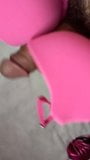 Jugando con la ropa interior sosten rosa snapshot 3