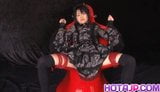 Hikaru momose 穿着红色衣服的亚洲熟女张开双腿舔逼 snapshot 3