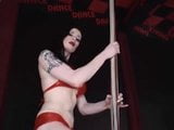 Rumble ist ein Retro-Pole-Dance & Striptease im Retro-Stil snapshot 1