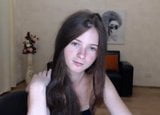 Schattige 18 -jarige webcam brunette met een perfect lichaam danst snapshot 2