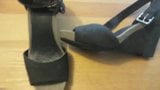 die Schuhe(Gr.35) der Nachbarin gefickt und vollgespritzt!!! snapshot 1