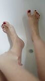 Massagem nos pés com lubrificante, leite e plug anal preto snapshot 8