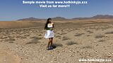 Hotkinkyjo en vestido blanco caliente fisting su culo y prolapso anal en el valle del desierto snapshot 2