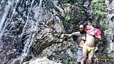 Joven twink follada en cascada pública, corrida bareback Jay Pajes Juven snapshot 11