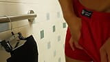 El vestido de cóctel de Riley follado dentro del baño público snapshot 2