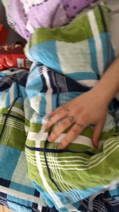 Kawan pembedah adalah pelacur yang merokok batang