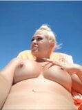 人妻在海滩上赤身裸体 snapshot 12