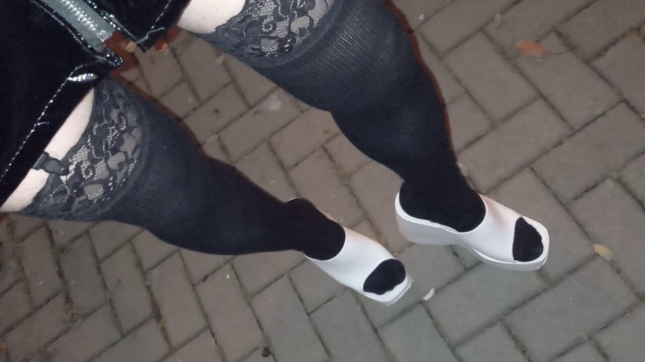 Colanți mini și dantelă din latex cu peron