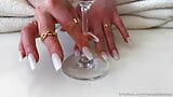 Uñas largas provocan y rascan fetiche snapshot 2