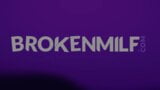 BrokenMilf - возбужденная домохозяйка Sophia Lomeli трахается с пышкой snapshot 1
