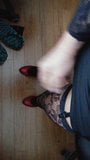 Mi masturbo con la lingerie nera snapshot 2