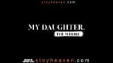 Fiica plătește datoria tatălui în timp ce tati privește snapshot 4