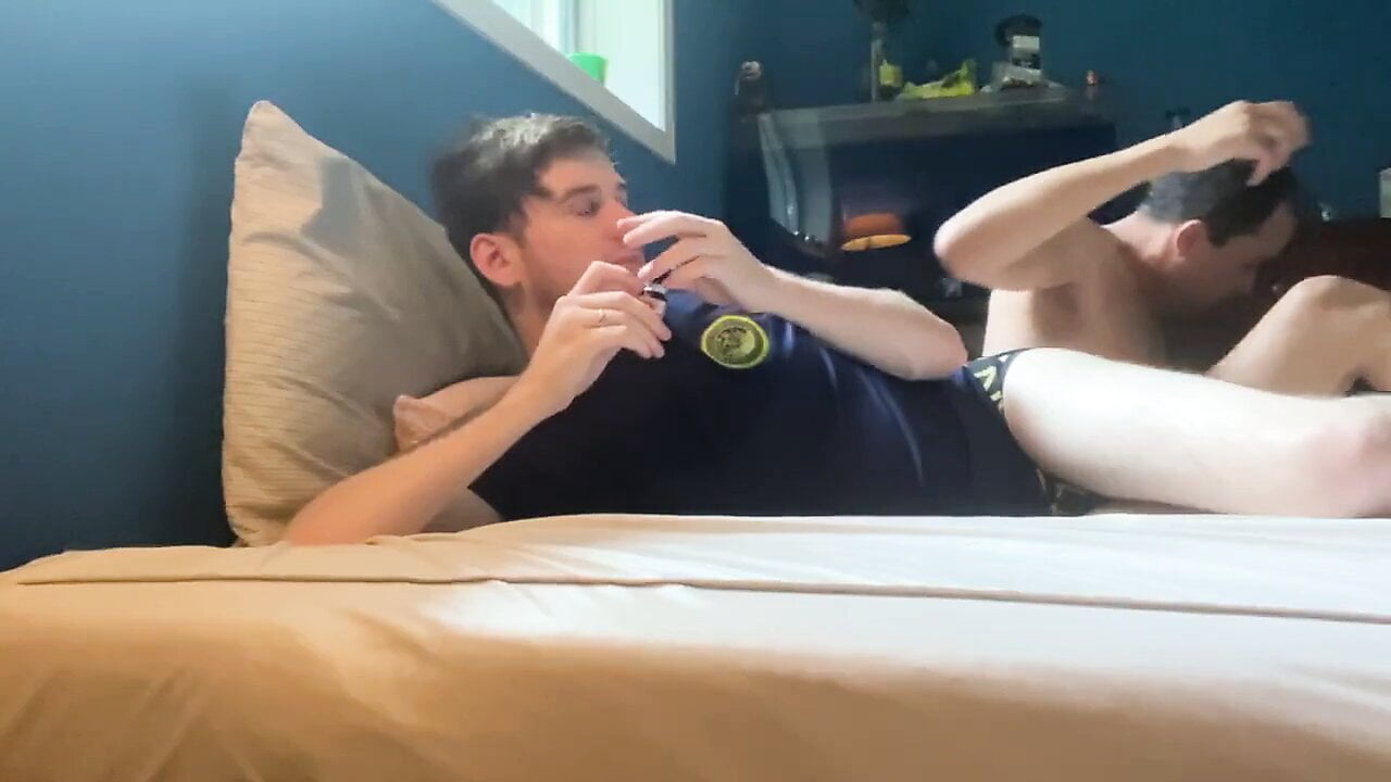Two fellas fucking raw with poppers