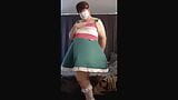 Gordita femboy se burla y se masturba en lindo vestido revoloteando snapshot 4