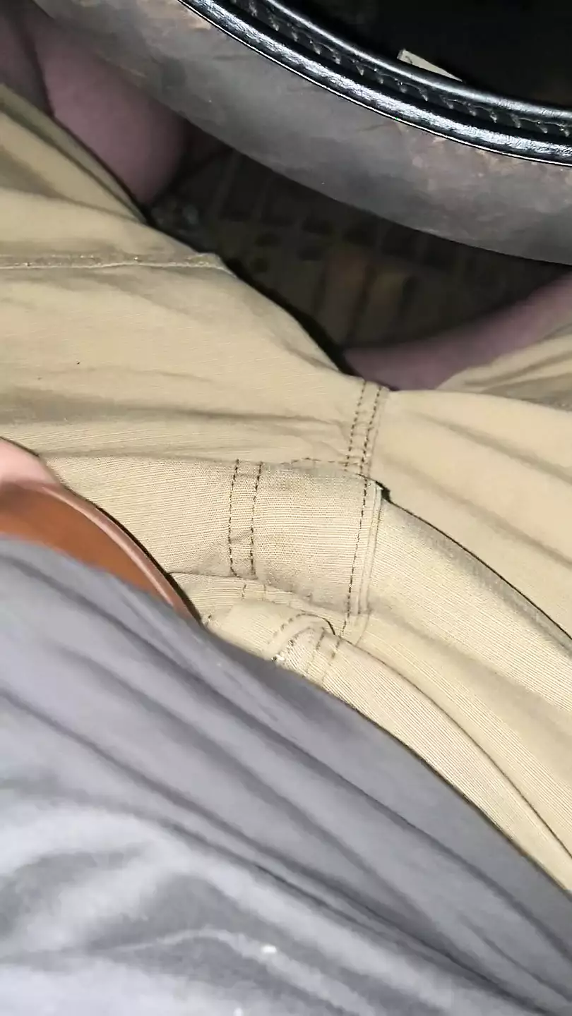 Javni drkač u kamionu noću, izaziva me za druge videe