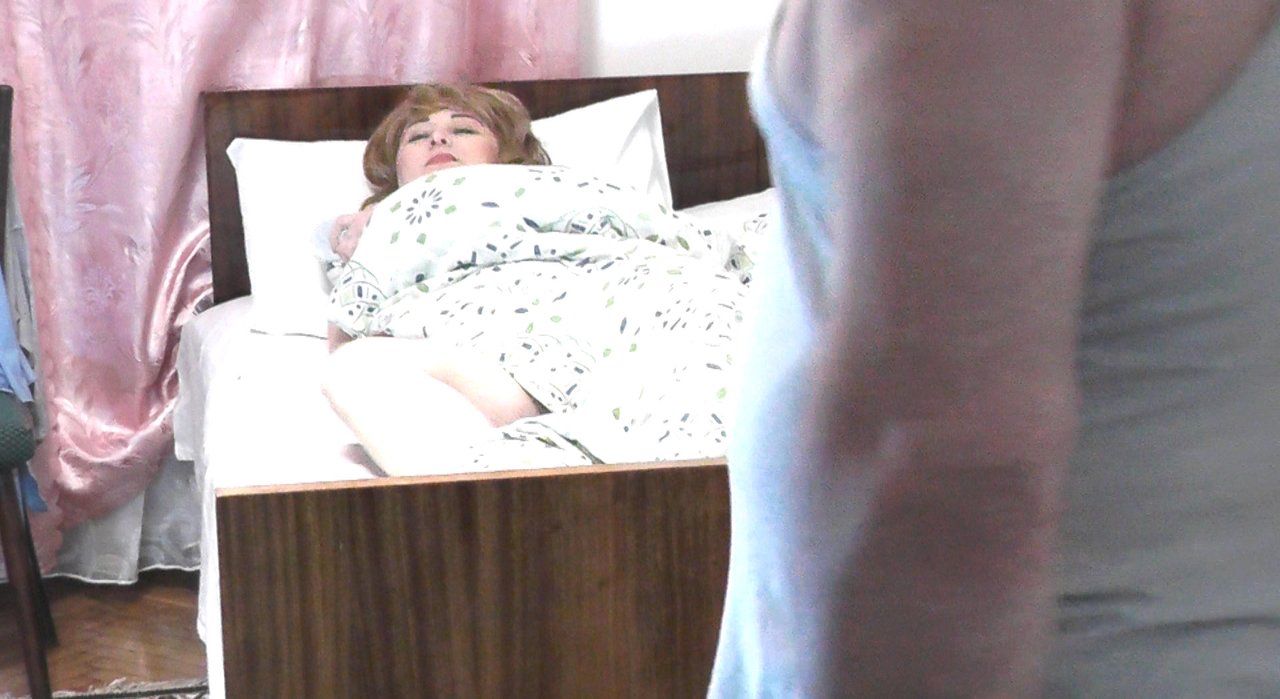 Beautiful Woman Platinum In Bed Masturbates Pussy And Gets Strong Wet Orgasm In Her Cunt. At This Time Stepdad Entered B
