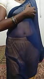 Modelo dama en blusa con sari - video sexy snapshot 2