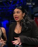 WWE - Billie Kay spricht mit Ruby Riott hinter der Bühne bei Smackdow snapshot 10