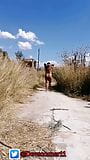 Paseando y corriendo desnuda al sol - Compilación snapshot 10