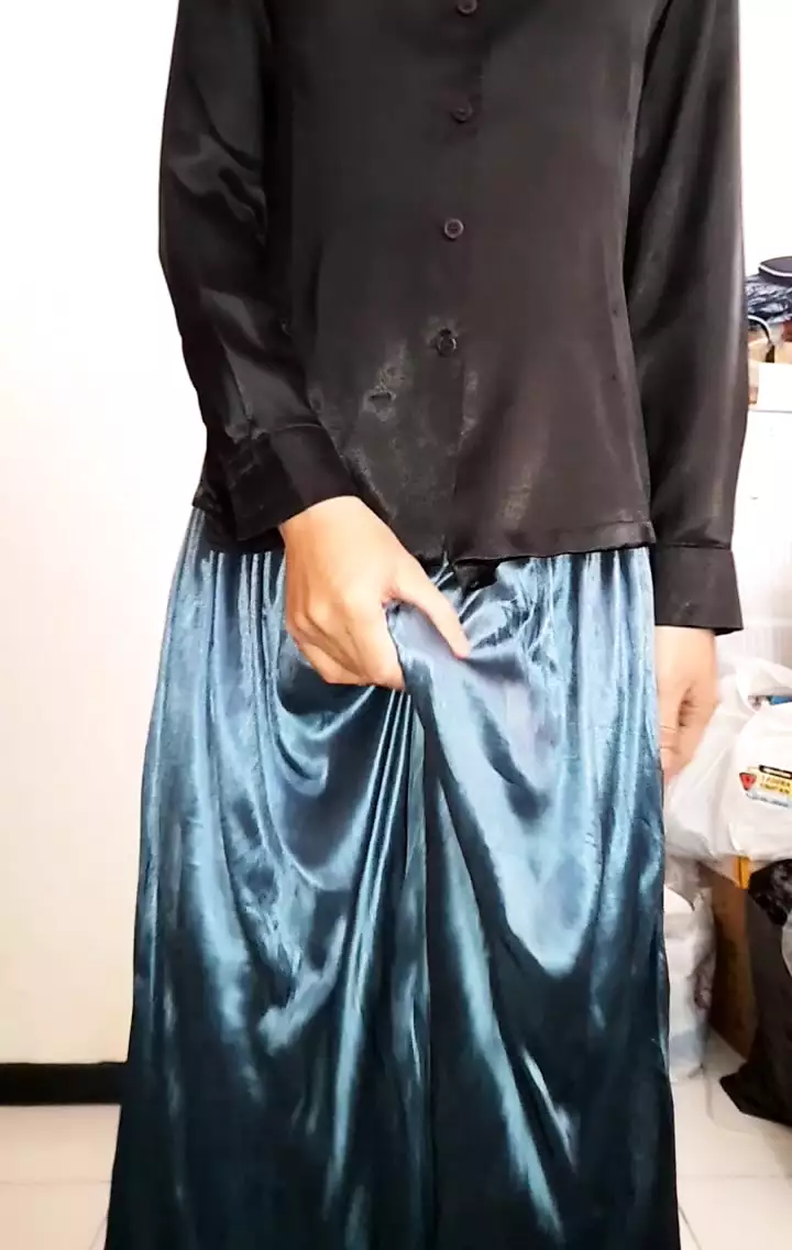 プリーツスカート女装オナニー 
