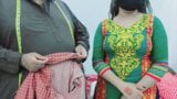 Xxx 德西乡村女孩的身体尺寸由她的裁缝以性感的方式测量，然后她的所有洞都被操了，带有清晰的印地语音频 snapshot 2