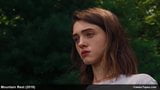 Karin Eaton & Natalia Dyer Nacktszenen und Dessous-Filmszenen snapshot 14