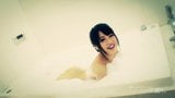 Младшая сестренка мастурбирует в ванне matsui kana snapshot 3