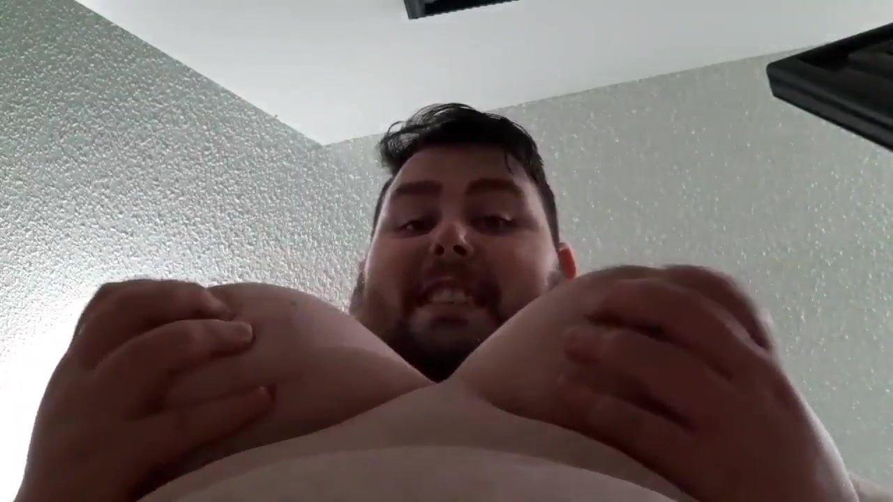 Αχλάδι Superchub 560lb 250kg παίζει με αναπτυσσόμενα moobs