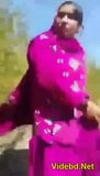 Dehati Pakistani Bhabhi Exposing Her Assets Outdoors snapshot 9