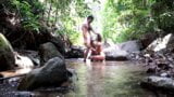 热辣的情侣在丛林里做爱 - 户外性爱 snapshot 12