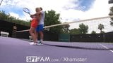 Fratele vitreg Spyfam oferă lecții de tenis ale surorii vitrege și pulă mare snapshot 6