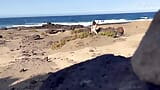 Mamada nudista en la playa: Muestro mi polla dura a una perra que me pide una mamada y semen en su boca. snapshot 6