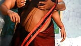Apsaramaami - ama de casa - exponiendo tetas calientes y show de ombligo snapshot 13