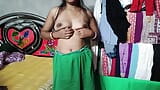 Desi Indian Bhabhi Showing Her Sexy Boobs  Indian Desi Bhabhi snapshot 13