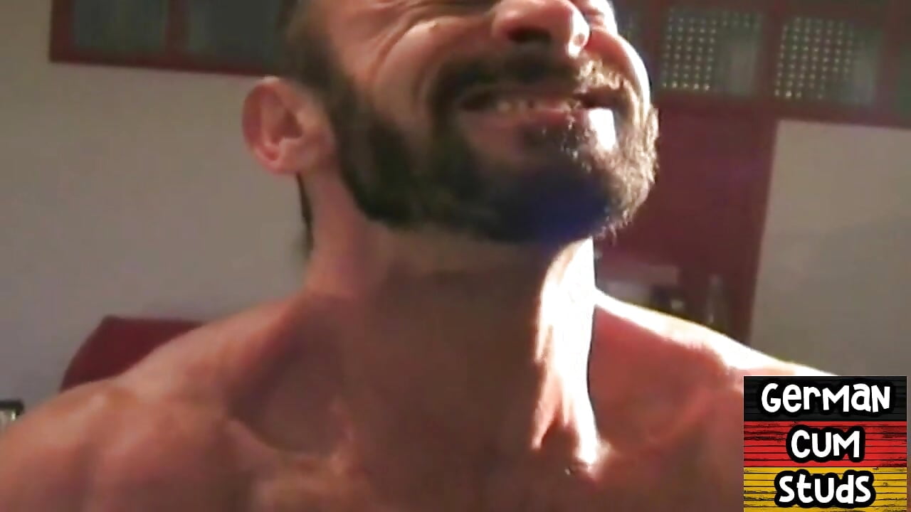 Mature German amateur DILF with nice abs bareback fucked